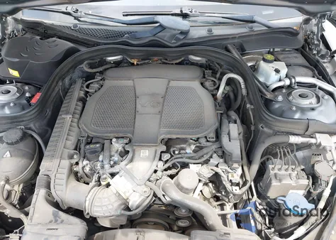 2014 Mercedes-Benz E 350 4Matic z USA, uszkodzony, nr VIN WDDHF8JB2EA939027